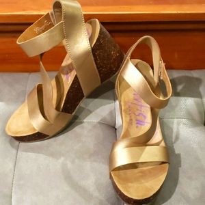 Blowfish Wedge Gold Sandals. Size9